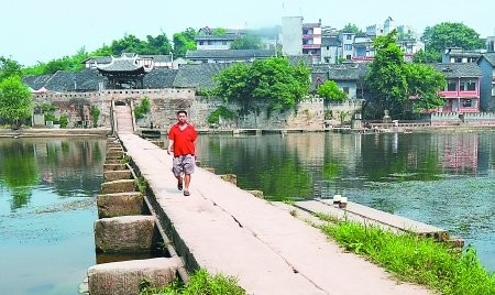 養深閨難比烏鎮鳳凰 重慶古鎮何時現昔日繁華