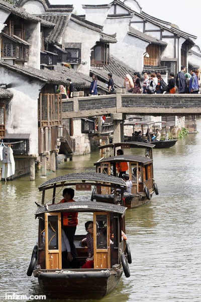 資本追逐古鎮生意目標上市 樸素景色成刻意安排
