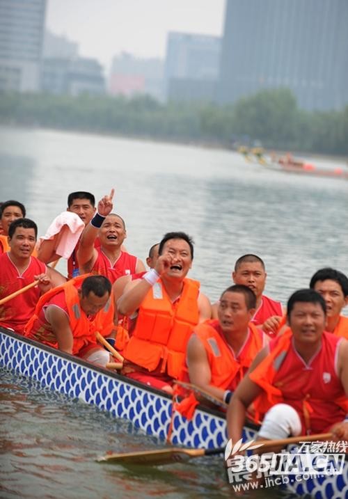 合肥十運會龍舟賽天鵝湖舉行