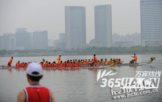 合肥十運會龍舟賽天鵝湖舉行