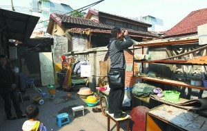 這裡曾是長辛店平漢鐵路員工浴池，雖然現在已經成了大雜院，但仍有不少慕名而來的訪者。