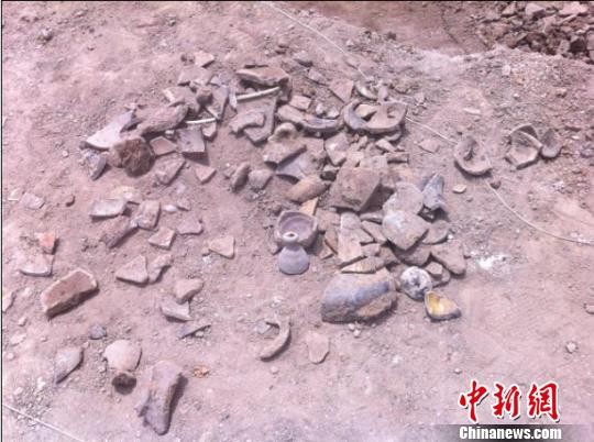 邢窯發掘出的瓷片　張鵬翔　攝
