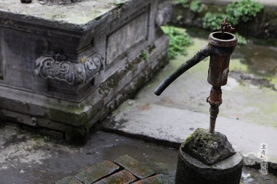 新浪旅游配圖：出水口 來源：新浪博客新浪旅游配圖：出水口 來源：小擰的新浪博客