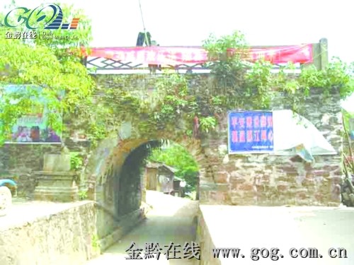 千年都江古城“傷不起”