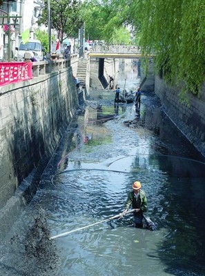 臨頓河今天下午開始清淤，以後步行到觀前街那是相當惬意