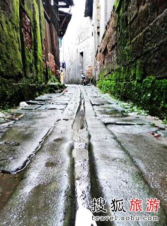歷史的車輪在河口碾過的痕跡