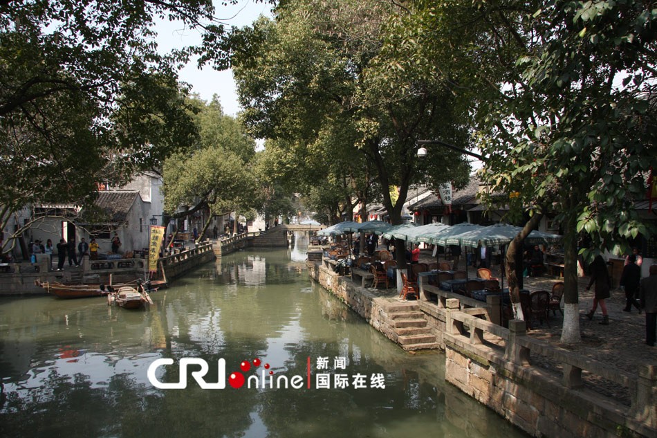 清晨中的老阿媽 攝於同裡