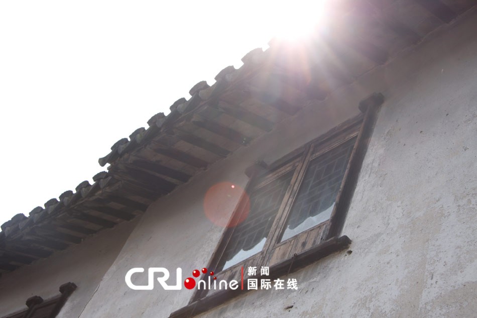 清晨中的老阿媽 攝於同裡