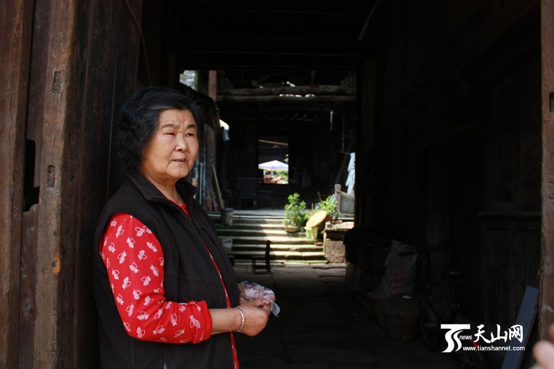 昭化古城游人如織。