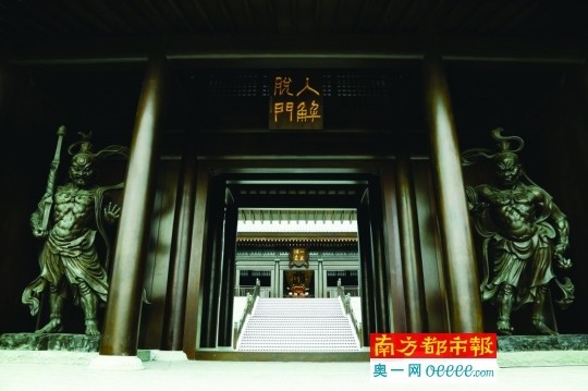 李嘉誠15億捐建寺廟開放融現代科技有防彈房