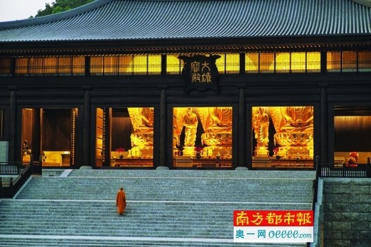 李嘉誠15億捐建寺廟開放融現代科技有防彈房