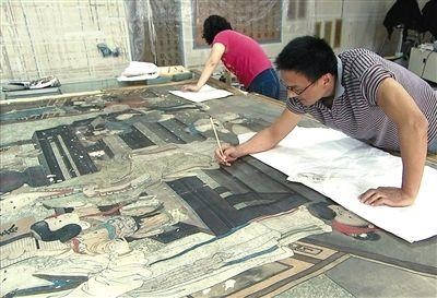 故宮的“古書畫裝裱修復技術”被列為“國家級非物質文化遺產”