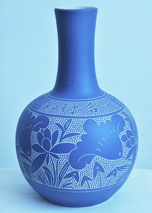 張文亮刻花瓷作品