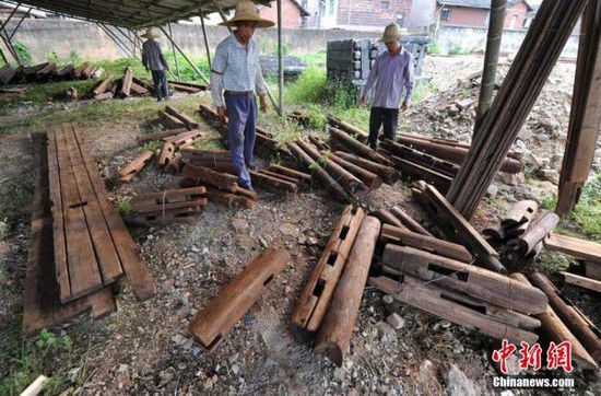 成龍捐贈古建築在福建長汀組裝重建