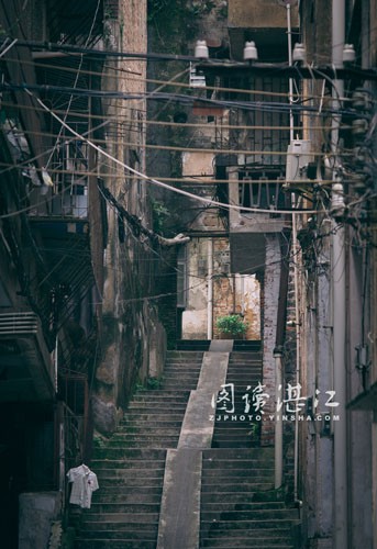 湛江老街的古巷映畫
