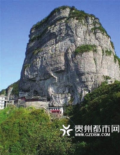 貴州絕壁發現600年古塔 7層塔身嵌於絕壁