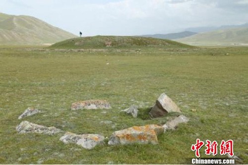 考古現新疆規模最大太陽祭壇式遺址