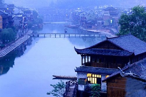 鳳凰：沈從文筆下的湘西風情