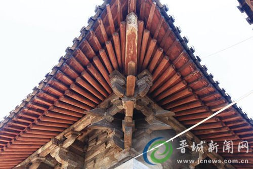 毗盧殿外檐的斗拱