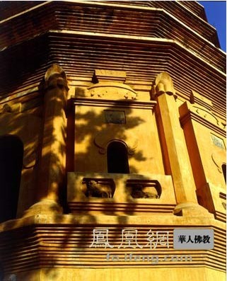 河南登封嵩岳寺塔第一層塔窗