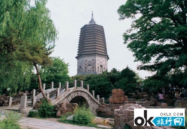 遼寧遼陽白塔公園