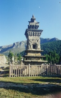 山東濟南龍虎塔