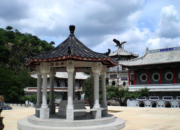 葫蘆島靈山寺