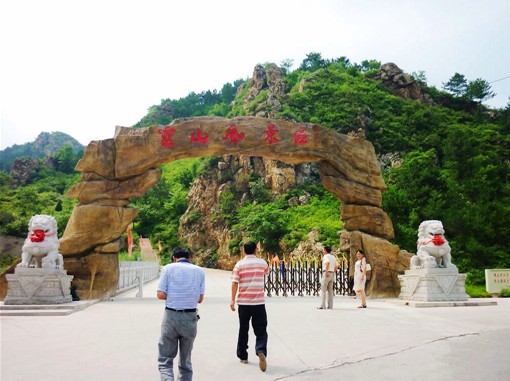 葫蘆島靈山寺