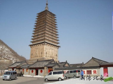 遼寧朝陽雲接寺塔