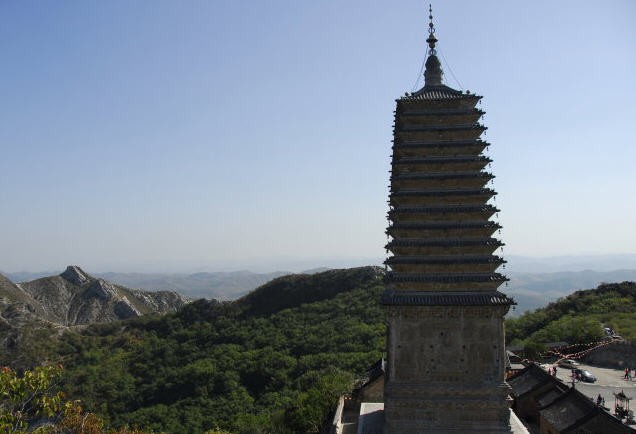 遼寧朝陽雲接寺塔