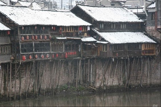 臥鹿山石廟