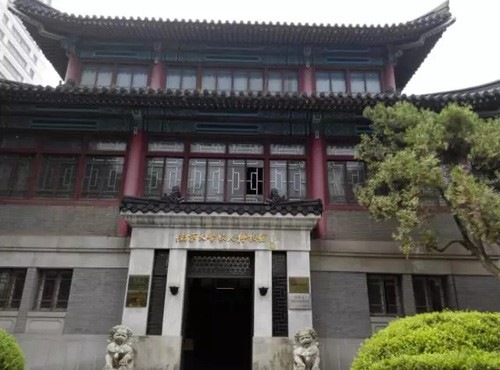盤點各大著名高校內古老建築
