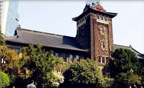 盤點各大著名高校內古老建築