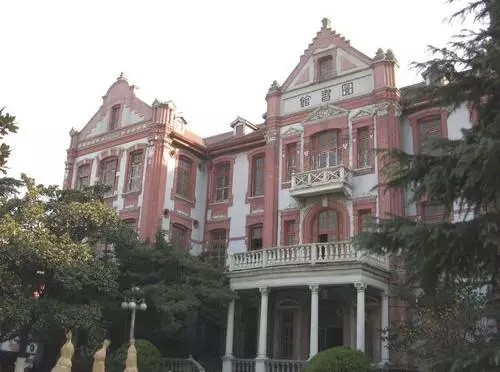 盤點各大著名高校內古老建築