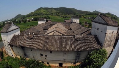 嘉祥青原石精心雕琢 顯赫望族門庭