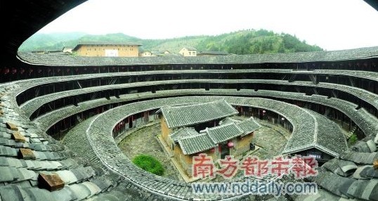 氣勢宏大的初溪土樓全景