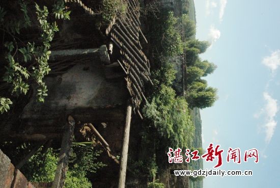 破爛不堪的鵝感村古民居