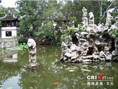 石是園之骨，水是園之脈。在這裡，石又是山的代稱