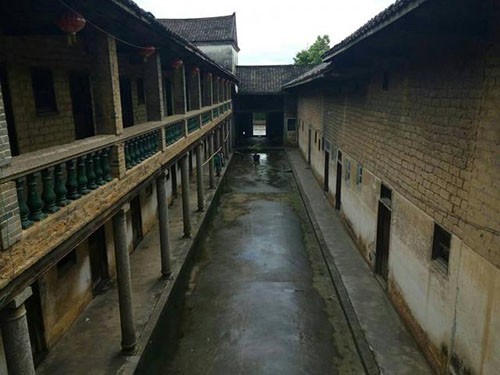 棣華圍天井 