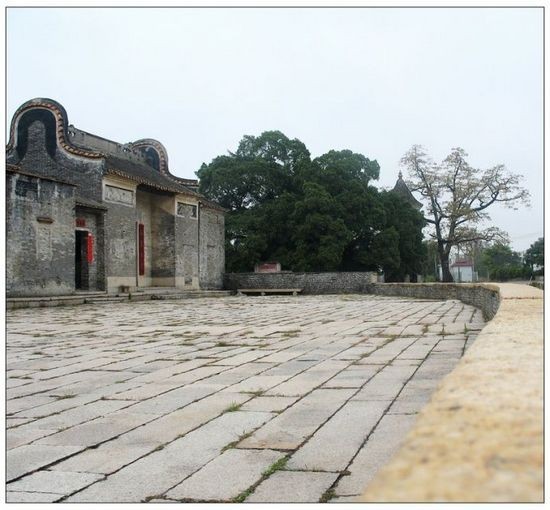 大旗頭村