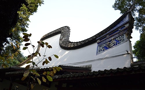 馬鞍牆