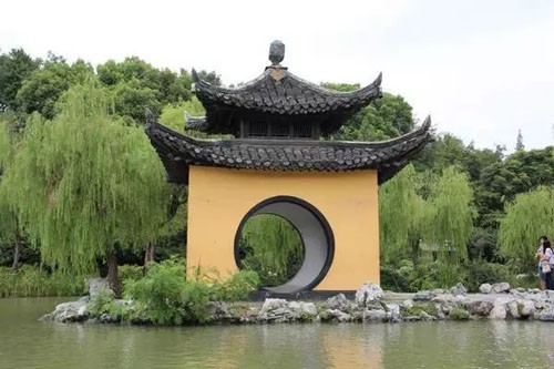 古建築傳統古代屋頂——攢尖