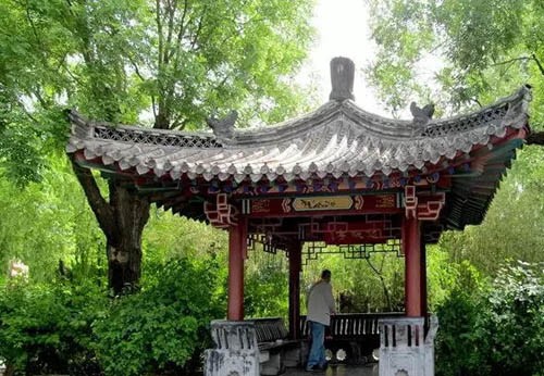 古建築傳統古代屋頂——攢尖