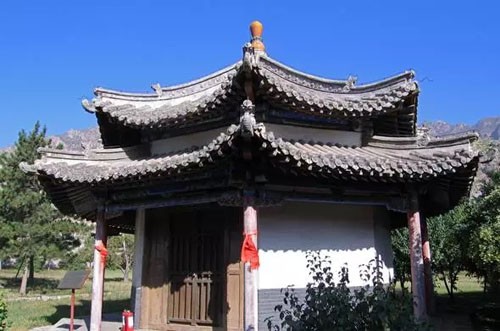 古建築傳統古代屋頂——攢尖