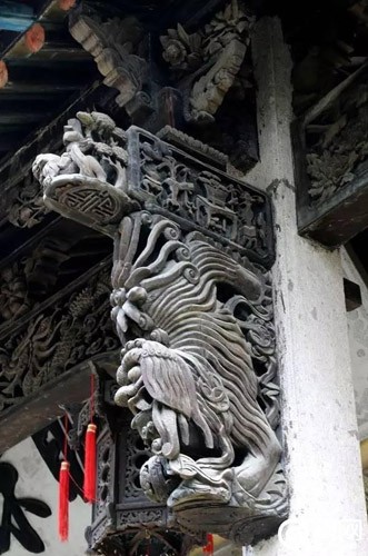 中國古建築梁柱間的特色構件——雀替