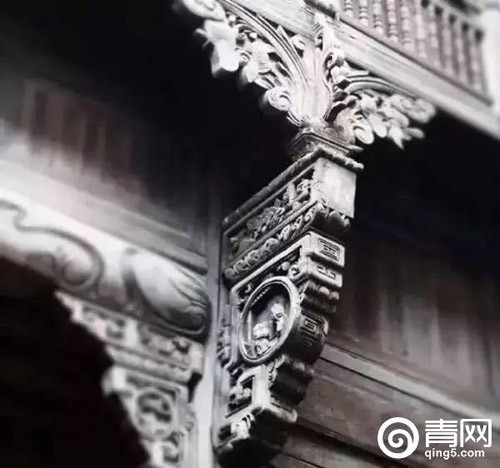 中國古建築梁柱間的特色構件——雀替