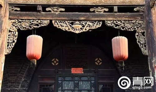 中國古建築梁柱間的特色構件——雀替