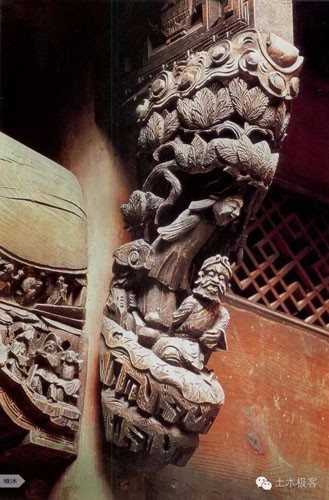 頭頂上的華麗：中國古建築之“雀替”