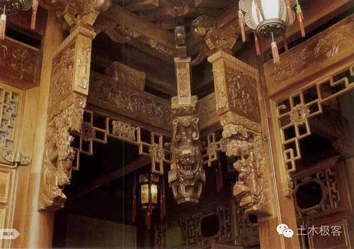 頭頂上的華麗：中國古建築之“雀替”