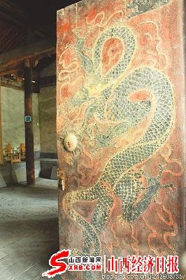 正殿的元代板門